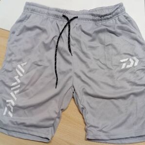 【送料無料】ダイワ ストリームショートパンツ gray 表示サイズ 【XL】 (X~XXLまで着用可) 伸縮性有り
