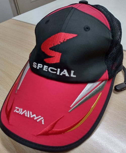 ダイワ　スペシャルタイツ（LLA） ・ダイワ　スペシャルキャップ（フリーサイズ） ダイワ スペシャルタイツ（LLA） ・ダイワ スペシャルキャップ