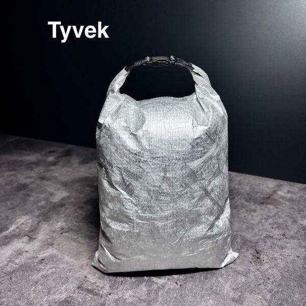 スタッフサック スタッフバッグ ロールトップ タイベック 軽量 登山 キャンプ UL 28cm×18.5cm シルバー