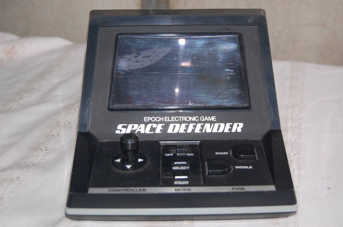 電子ゲームの世界：スペースディフェンダー