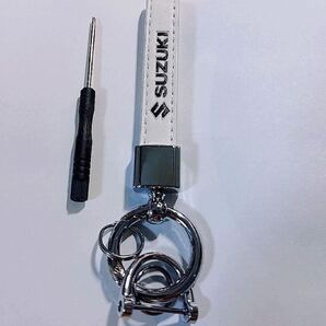 スズキ SUZUKI キーホルダー おしゃれ 本革 レザー白