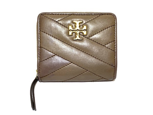 【即決】TORY BURCH トリーバーチ ダブルT ロゴ キラ コンパクトウォレット 二つ折り財布 ラムスキン グレージュ ゴールド金具 90344 616