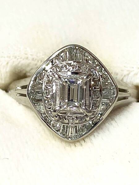 【即決/約10.5号】 PT900 リング ダイヤモンド 0.3ct D0.45ct 5.4g エメラルドカット テーパーカット メレダイヤ アクセサリー 貴金属