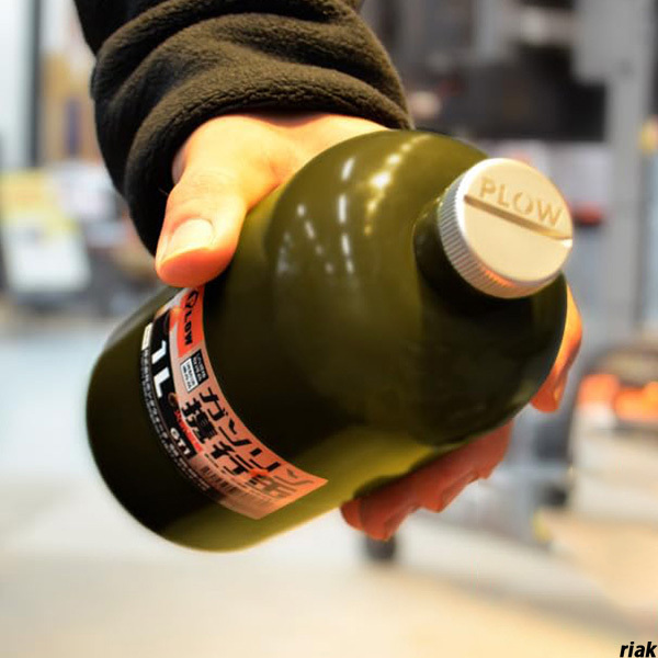 【草刈り機・発電機・チェーンソーなどの燃料保管に最適】 ガソリン携行缶 1L 給油ホース付き 消防法適合 ガソリンタンク 燃料携帯