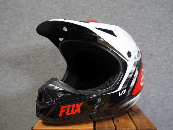 【USED】FOX V1 オフロードバイク ヘルメット モトクロス MX 白・黒・赤 サイズ:XL 傷汚れあり
