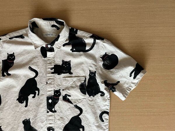 XL 黒ネコ 半袖シャツ コットン リネン ヘンプ 日本製 クロネコ 黒猫 猫柄 猫 CAT ねこ アニマル 柄シャツ 総柄 プリント 動物 Tシャツ