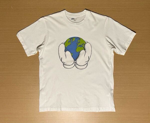 L KAWS UNIQLO PEACE FOR ALL カウズ ユニクロ ピース フォー オール 地球 世界平和 PEACE プリント Tシャツ UT 2022