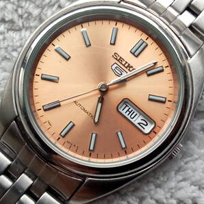 稼働品 SEIKO5 7S26-0430 セイコーファイブ デイデイト 裏スケルトン サーモンピンク文字盤 自動巻き メンズ 腕時計 純正ブレス