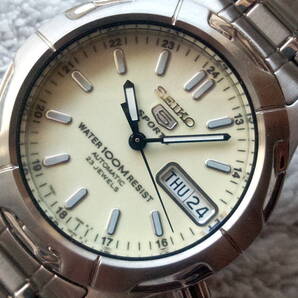 未使用品 SEIKO5SPORTS セイコー5スポーツ 7S36-00B0 アイボリー全面蓄光文字盤 35mm小径サイズ