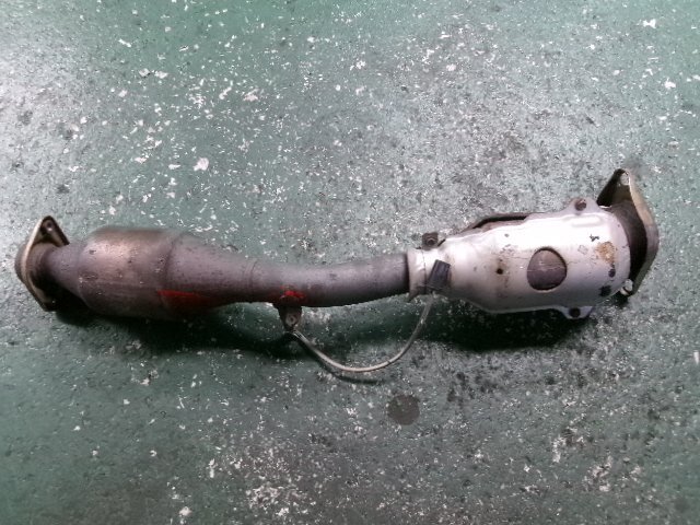 Z12 キューブ　触媒コンバーター Yahoo!オークション -「日産 キューブ」(触媒) (マフラー)の落札