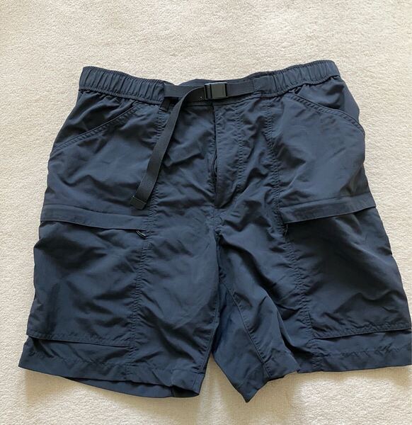 送料無料 ユニクロ ギアショーツ ショートパンツ L ブラック 撥水加工ナイロンリップストップ素材