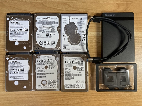 2.5インチ HDD6個 ジャンク / 外付けHDDケース スペーサー / HDDスタンド / Toshiba Hitachi GST / Seagate BarraCuda