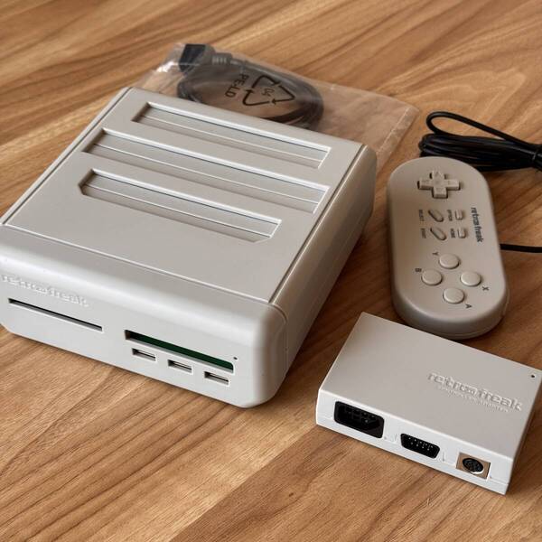 レトロフリーク (レトロゲーム互換機) (コントローラーアダプターセット)