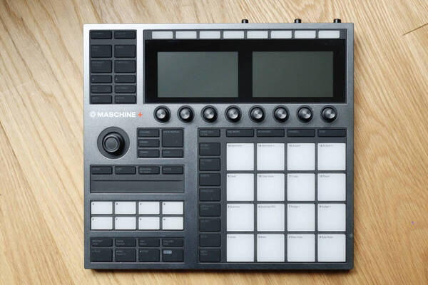 Native Instruments MASCHINE+(Mikroではありません)本体+3.0アップデート譲渡可+SDカード付|美品・Fred again.. 使用実績あり!