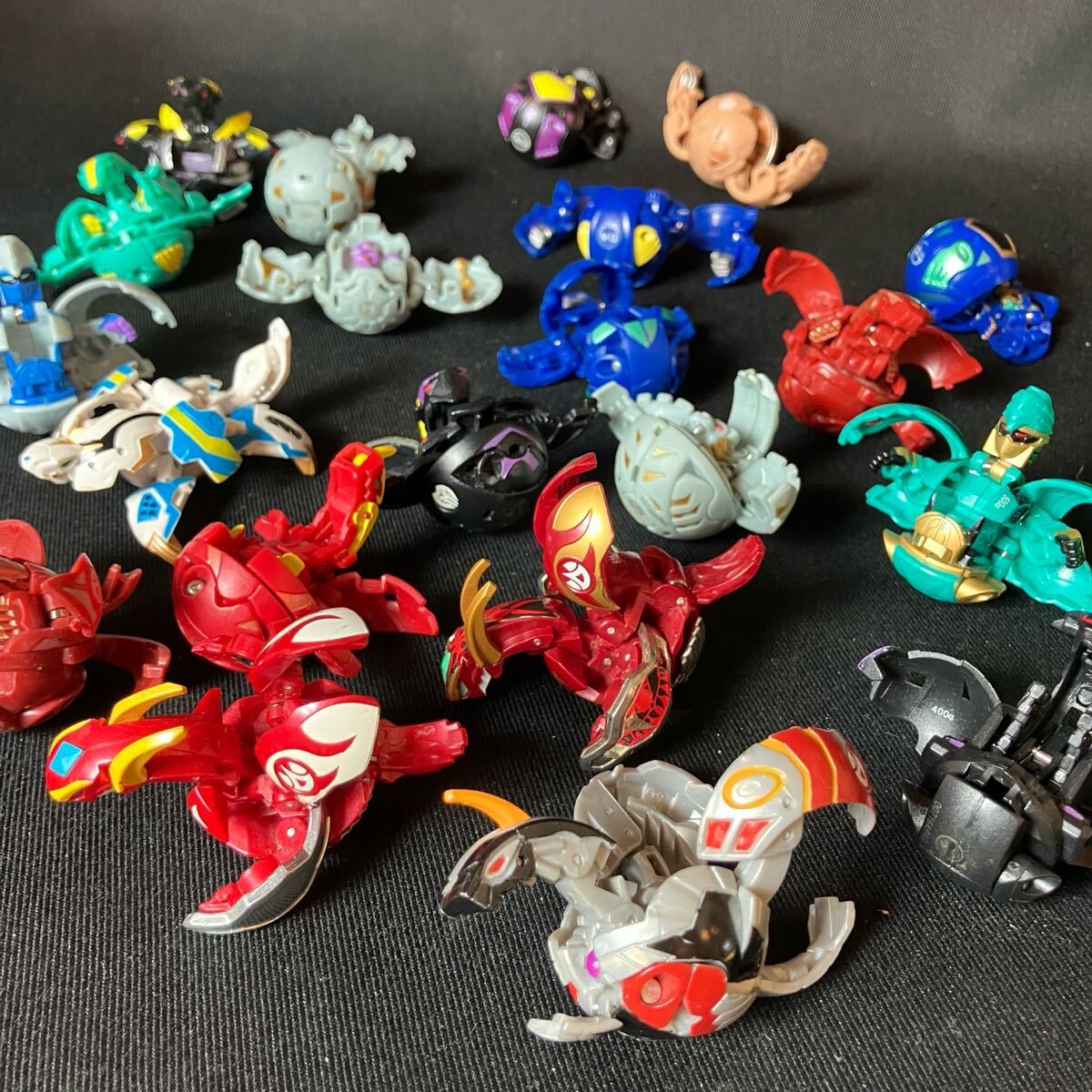 最終値下げ 爆丸 15個まとめ売り ヘリオスマークⅡ含む Bakugan 10%OFF】 最終値下げ Bakugan ヘリオスマークⅡ含む 15個まとめ