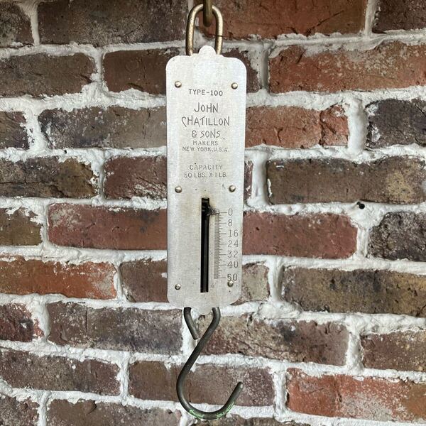 【ANTIQUES】 ハンギングスケール 測り フック 店舗什器 アンティーク 古着 US 店舗什器 古道 vintage S字フック アドバタイジング