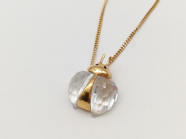 美品 SWAROVSKI ネックレス てんとう虫 クリスタル ゴールド ペンダント スワロフスキー