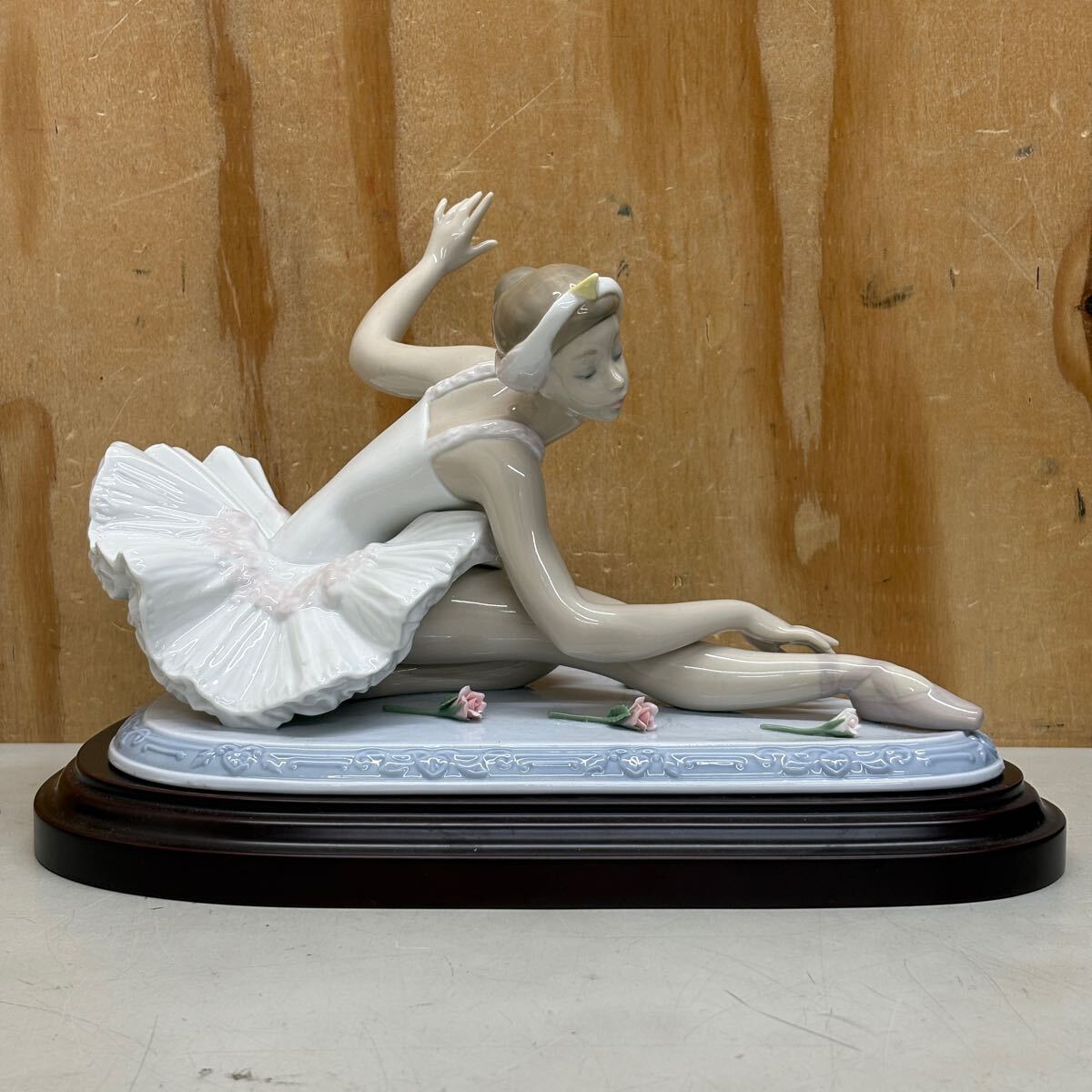 廃盤 Lladro リヤドロ リアドロ女と木 陶器 アンティーク 美品