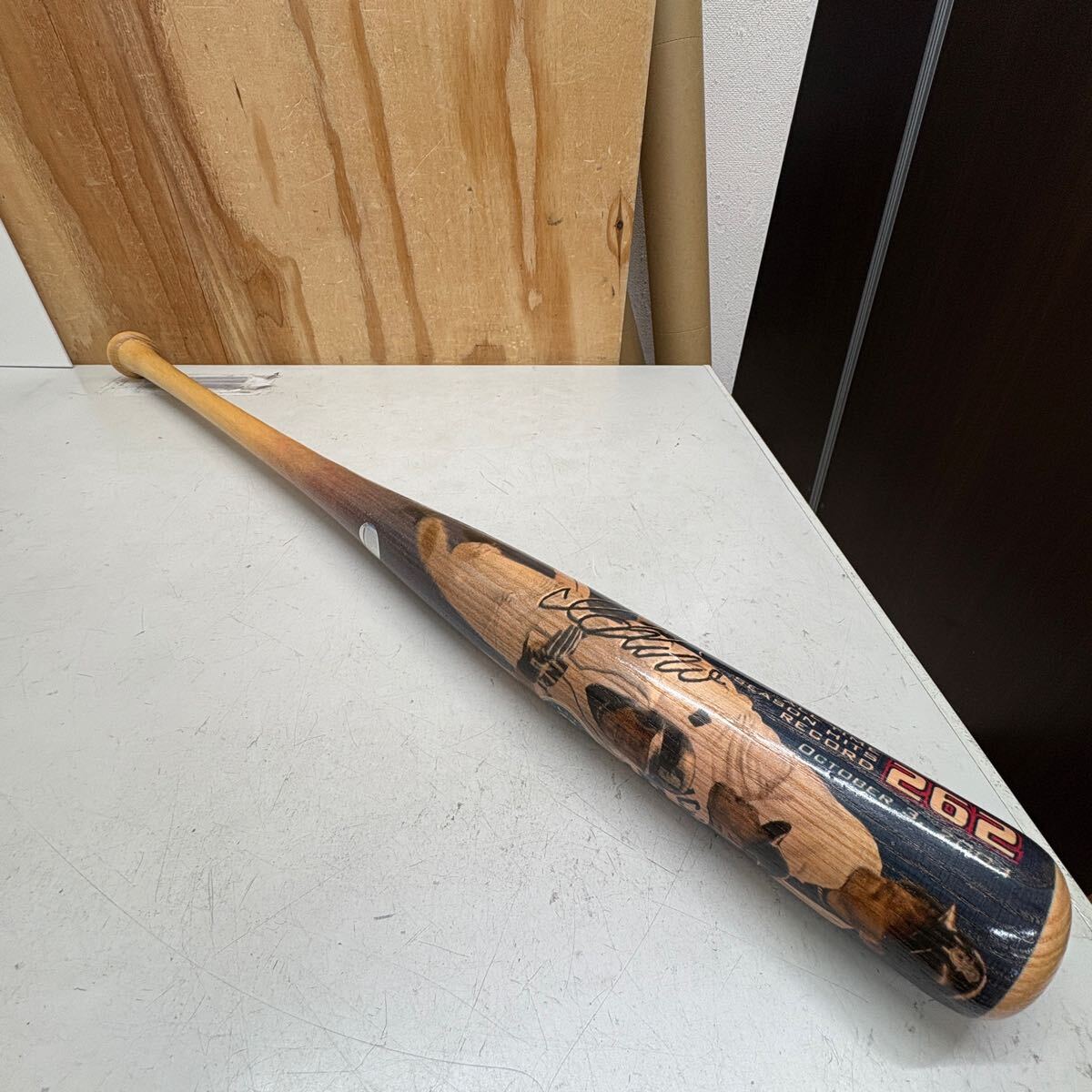 イチロー 262安打 記念バット レア Yahoo!オークション -「イチロー 262」(記念バット) (バット)の