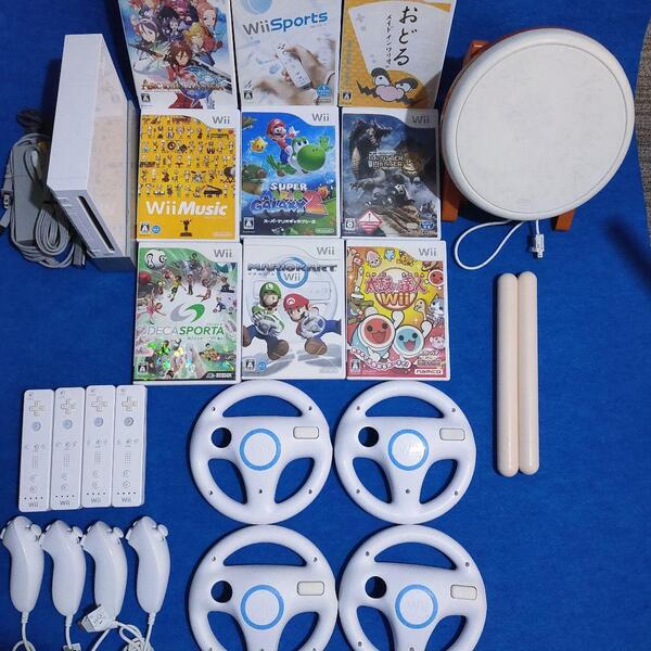 豪華Wii 4人遊ぶ ハンドル 本体 マリオカート 太鼓の達人 デカスポルタ任天堂 送料無料 動作品 まとめて ヌンチャク wiiリモコン