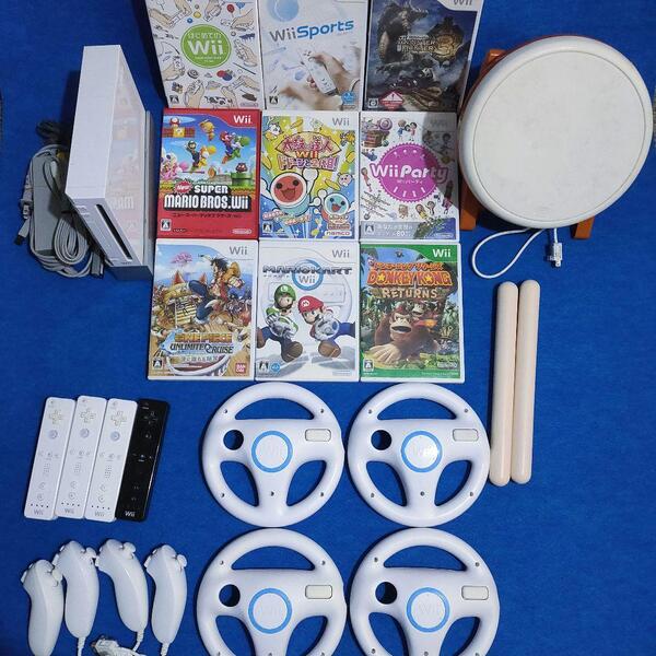 豪華Wii 4人遊ぶハンドル 本体 マリオカート 太鼓の達人 ワンピース任天堂 送料無料 動作品 まとめて ヌンチャク wiiリモコン