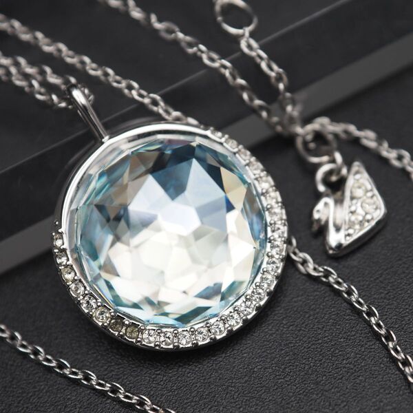 A066 スワロフスキー SWAROVSKI ペンダント ネックレス ブルー系カラー ラインストーン デザイン シルバー