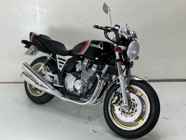 ☆1/12プラモデル☆ヤマハXJR400☆「D仕様」カスタム☆塗装済み完成品☆送料無料☆