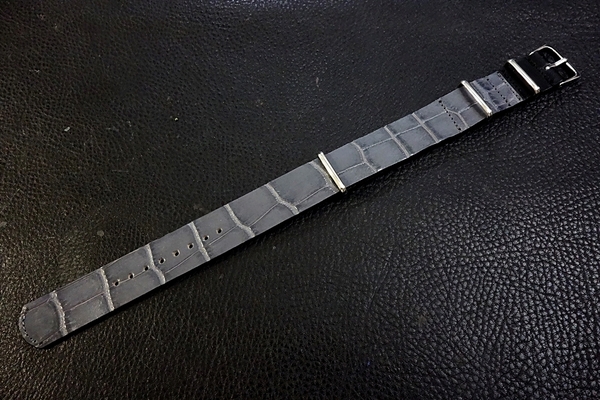 ◆Leather NATO G10Strap◆高品質国産本革クロコ型押しカーフ アンティークグレー CustomOrder(ラグ幅/BUCKLE COLOR)受注生産 腕時計ベルト