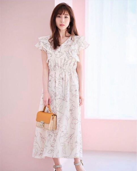tocco closet トッコクローゼット ラッフルフリルラインフラワーVネックワンピース 田中みな実着用