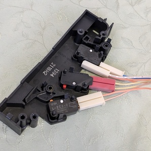 技術サポート可 ドアスイッチ ショート マイクロSW 3点 台座付き L-2C-2 OMRON ナショナル NE-C60 電子レンジ より取外 形状合えば他機種可
