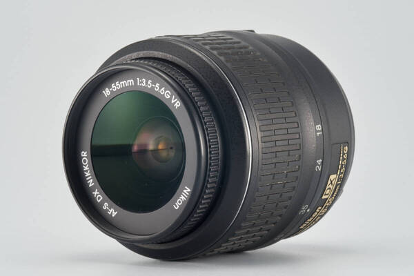 Nikon AF-S DX Nikkor 18-55mm f3.5-5.6G VR ズームレンズ #L95