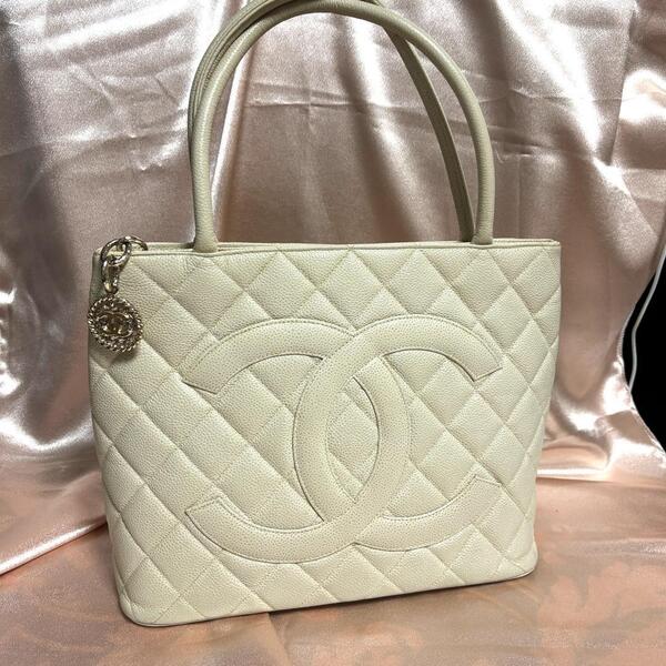 CHANEL シャネル 復刻トート バッグ 白 クリーム キャビアスキン 中古