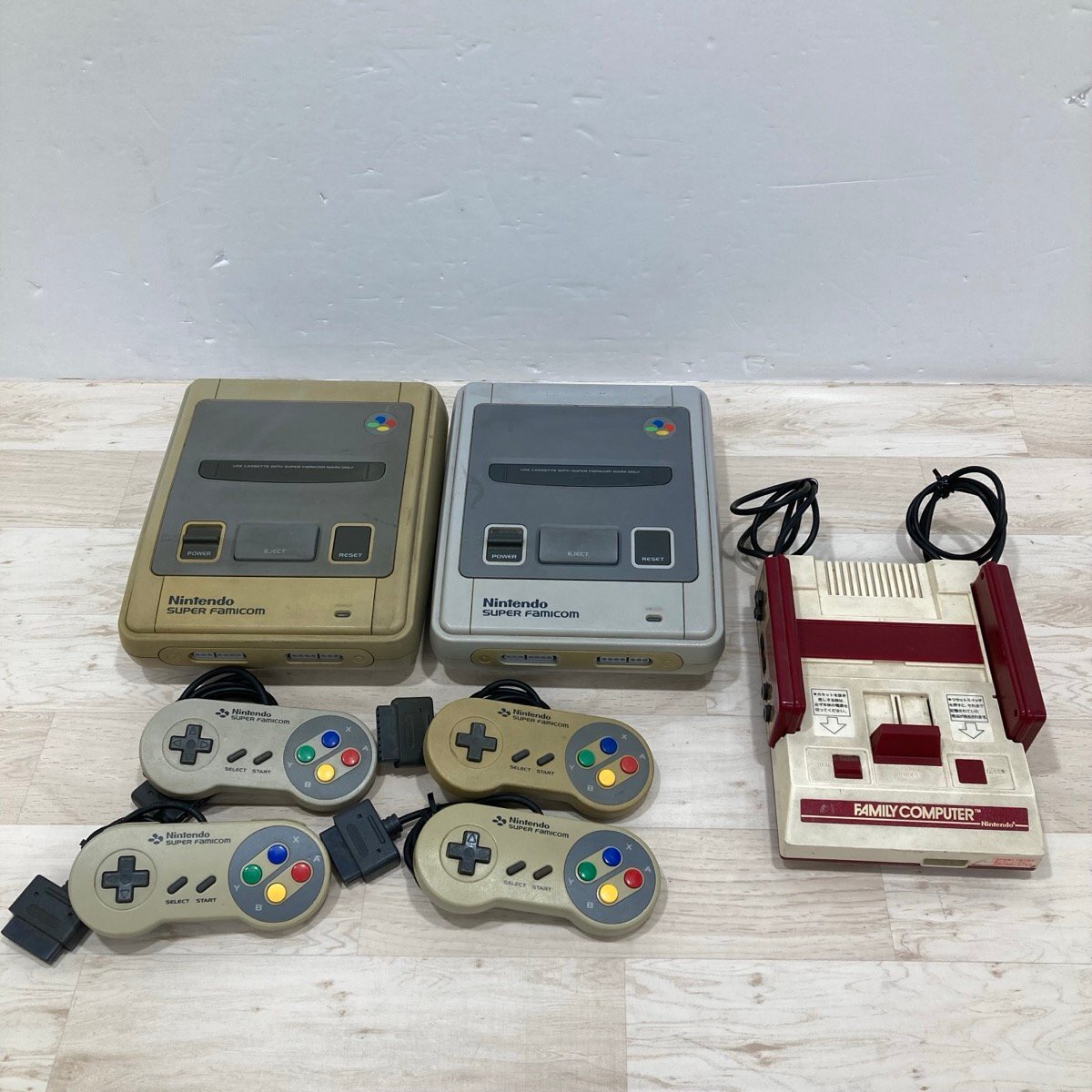 ファミリーコンピュータ 本体 HVC-001 アダプター HVC-002 ソフト