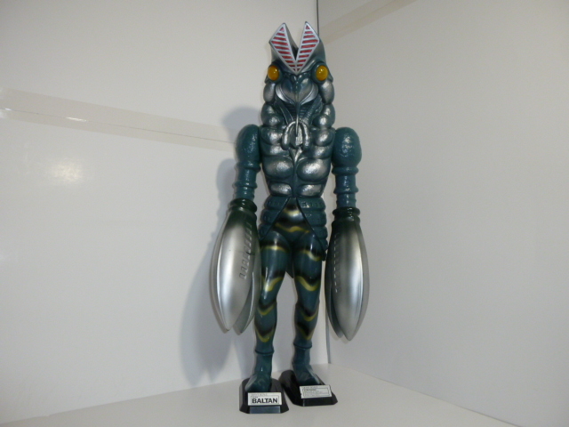 バルタン星人 台座付き Yahoo!オークション -「バルタン星人 ジャイアントスケール」の