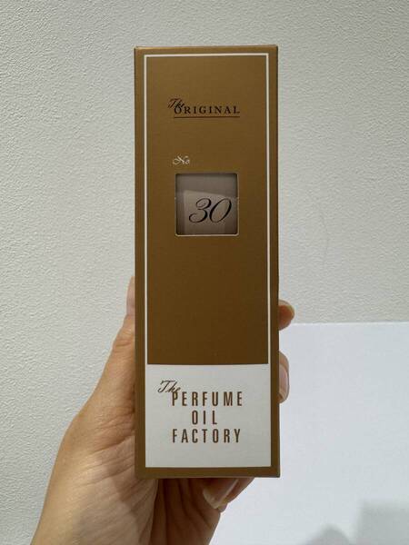 【残9割】The PERFUME OIL FACTORY パフュームオイルファクトリー 30 サンダルウッド 男性にもオススメ!25年5月購入