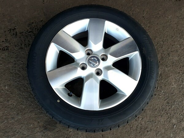 E11 ノート 15インチ アルミホイール 1本のみ 175/60R15 タイヤ付属 バランスOK 15×5.5J PCD100 4H 4穴 1U700 日産 純正 40300-1U726
