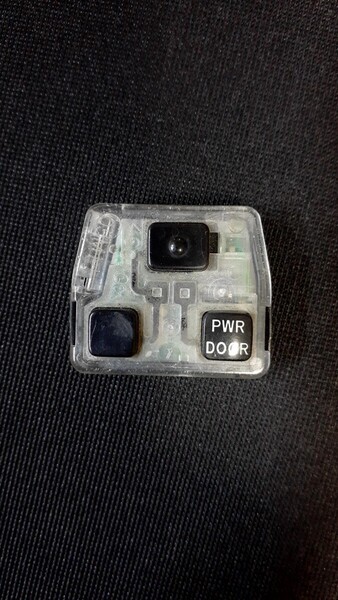 NCP81 シエンタ リモコンキー 動作OK トランスミッターのみ 3ボタン キーレス トヨタ 89071-46010