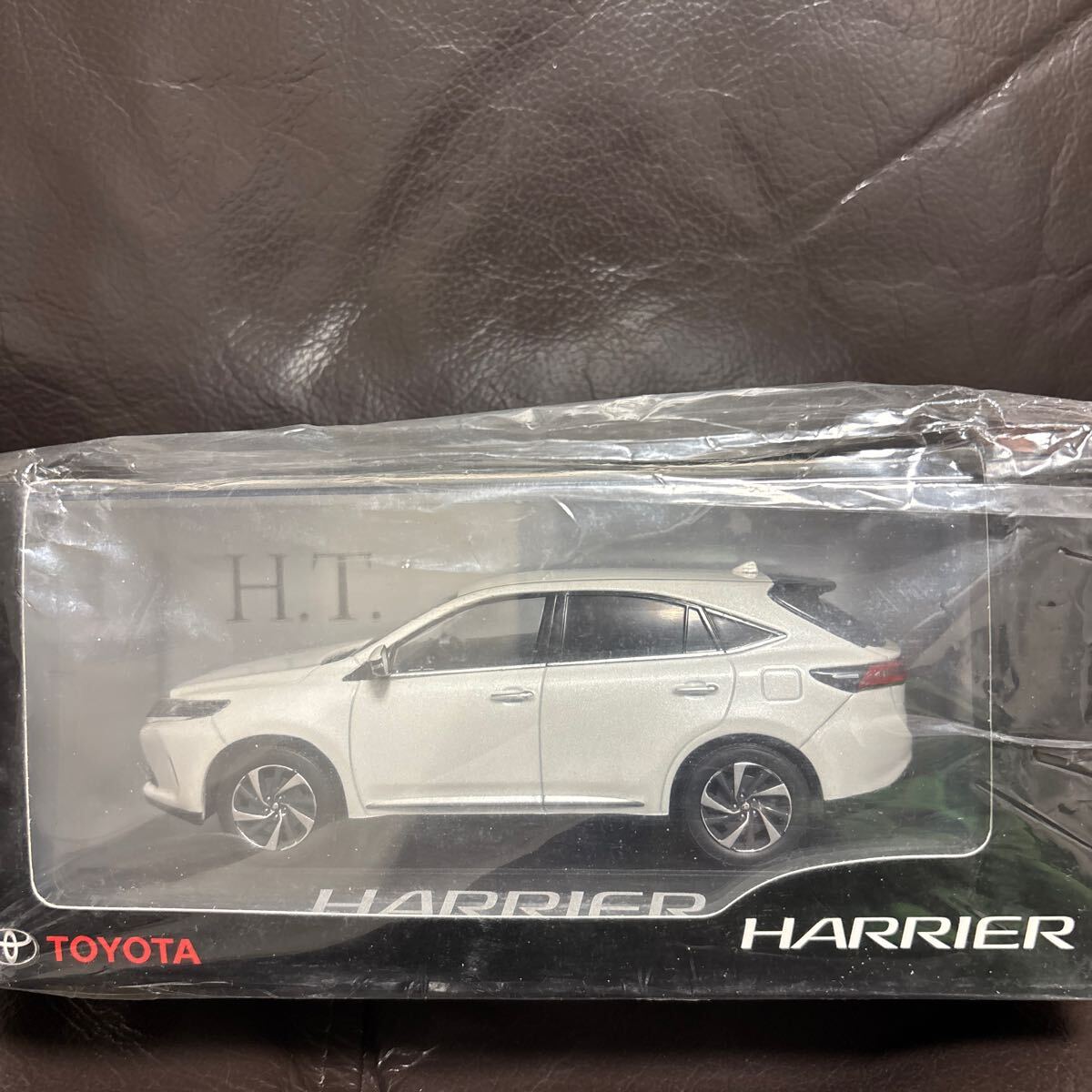 トヨタ ハリアー ホワイトミニカー 未開封 Yahoo!オークション -「ハリアー ミニカー ホワイト」(自動車