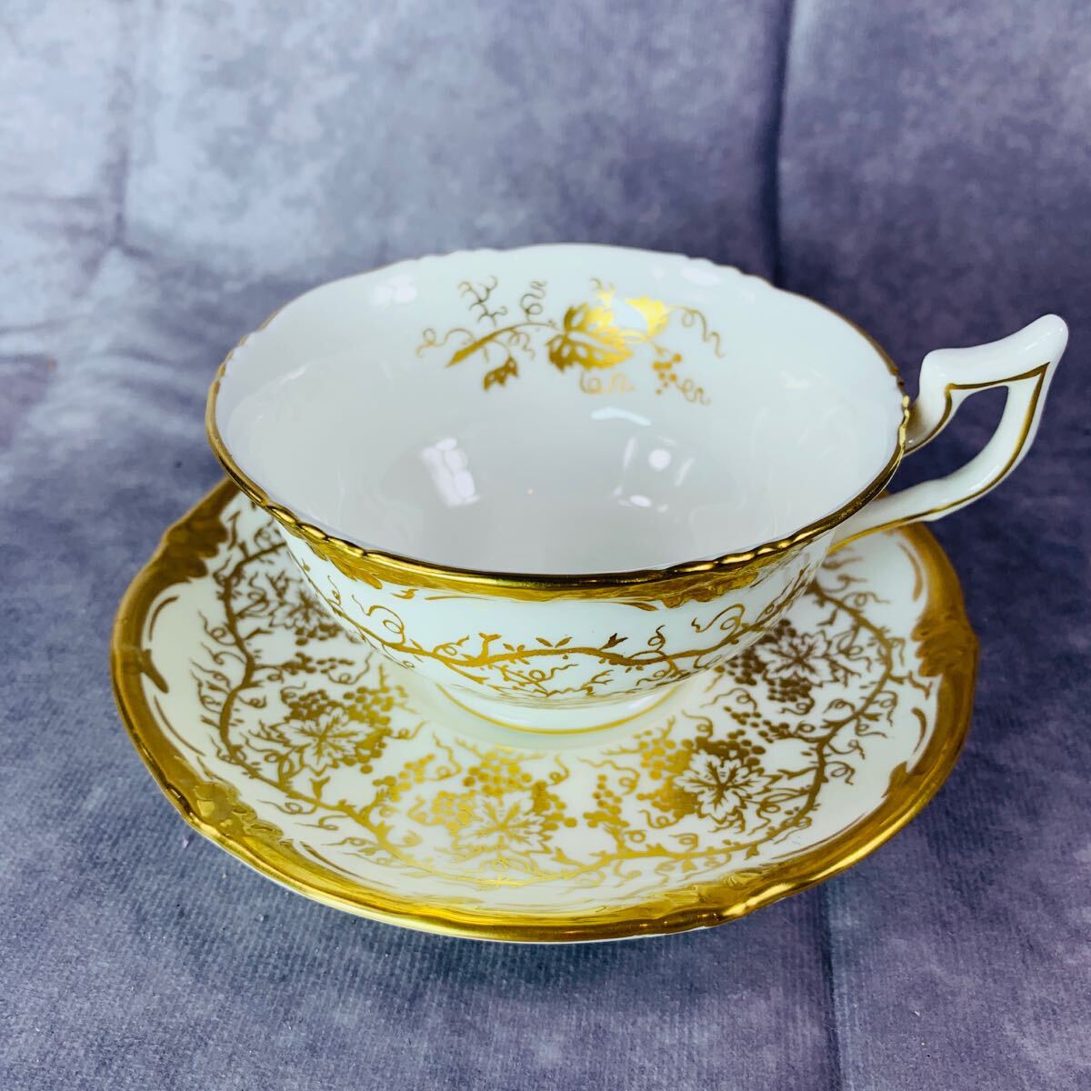英国アンティーク　コールポート　皿　金彩Coalport 花模様 ハート型　飾皿 英国アンティーク Coalport コールポート プレート 金彩 皿