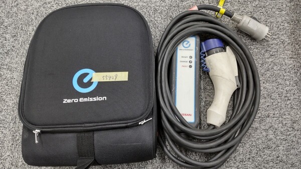 55429 【送料無料】 日産純正 充電ケーブル ケーブル表示年2014 品番29690 3NK5E