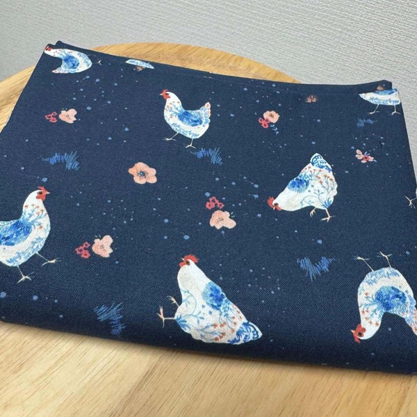 50c★USAコットン★インポート輸入生地はぎれ布ネイビー地ニワトリ鳥とり