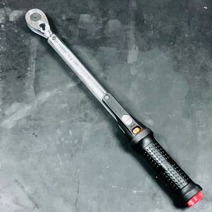 中古品 KTC 9.5sq. プレセット型 トルクレンチ GW050-03 本体のみ 未公正 10〜50N・m