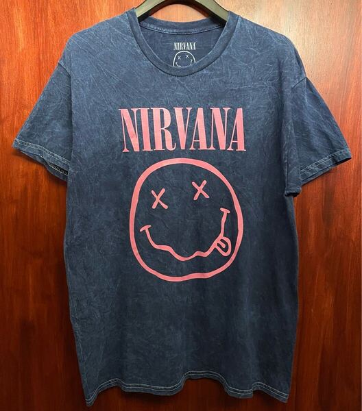 訳あり商品 NIRVANA 2023年モデル スマイルマーク プリント バンドTシャツ インディゴ Lサイズ ニルヴァーナ アーティストTシャツ ネイビー