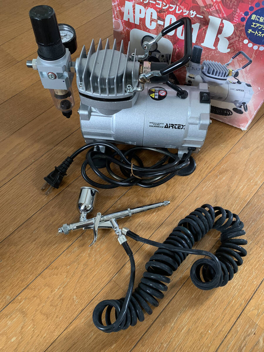 APC-001Rエアブラシ用 コンプレッサー フィルターエアーブラシホルダー付き APC-001Rエアブラシ用 コンプレッサー フィルターエアーブラシ