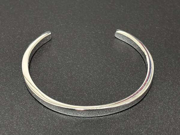 バングル シルバー メンズ シンプル ブランド おしゃれ 安い ブレスレット 高級感 スタッズ クロス 刻印 アクセサリー シンプル 結婚式