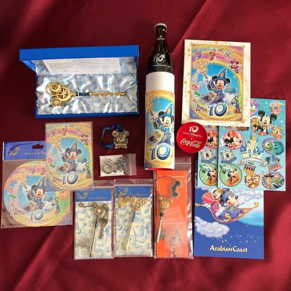ディズニーシー 10周年 グッズ コカコーラ 瓶ボトル マジカルワンド バッグチャーム キーホルダー フォトファン 台紙 10th Disney