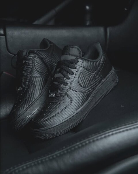 AIR FORCE 1 us11/29cm 黒 新品箱黒タグ付 フォース