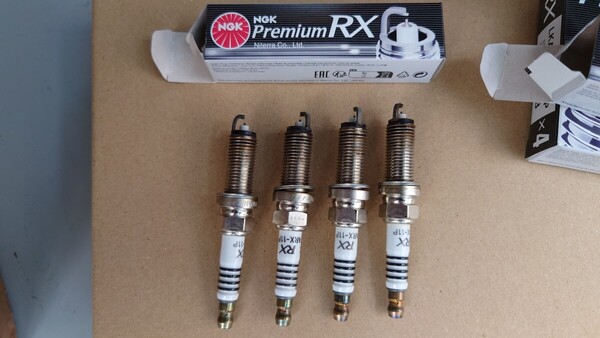 NGK Premium RX スパークプラグ LKAR7ARX-11P 4本 2000km