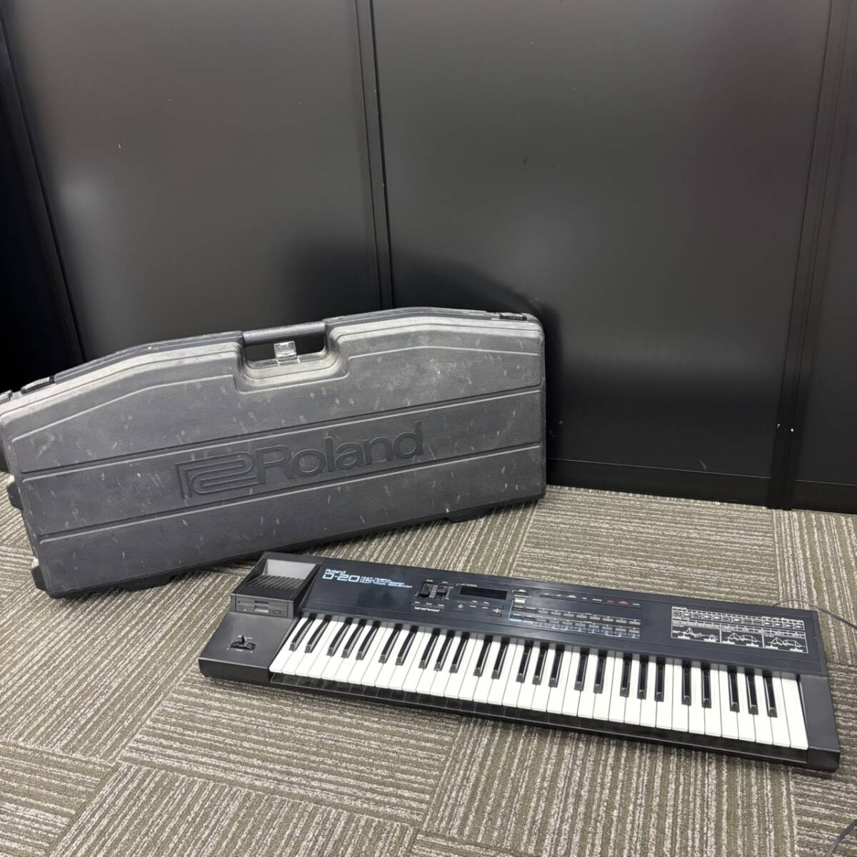 【極美品】シンセサイザー Roland / D-20 専用ケース付 Yahoo!オークション -「roland d-20」の落札相場・落札価格