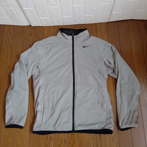 K-651【中古】NIKE GOLF ナイキゴルフ ゴルフウェア 長袖 フルジップジャケット メンズ サイズ M 黒、グレーリバーシブル